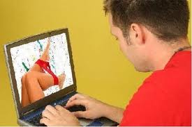 мужчины смотрят порно